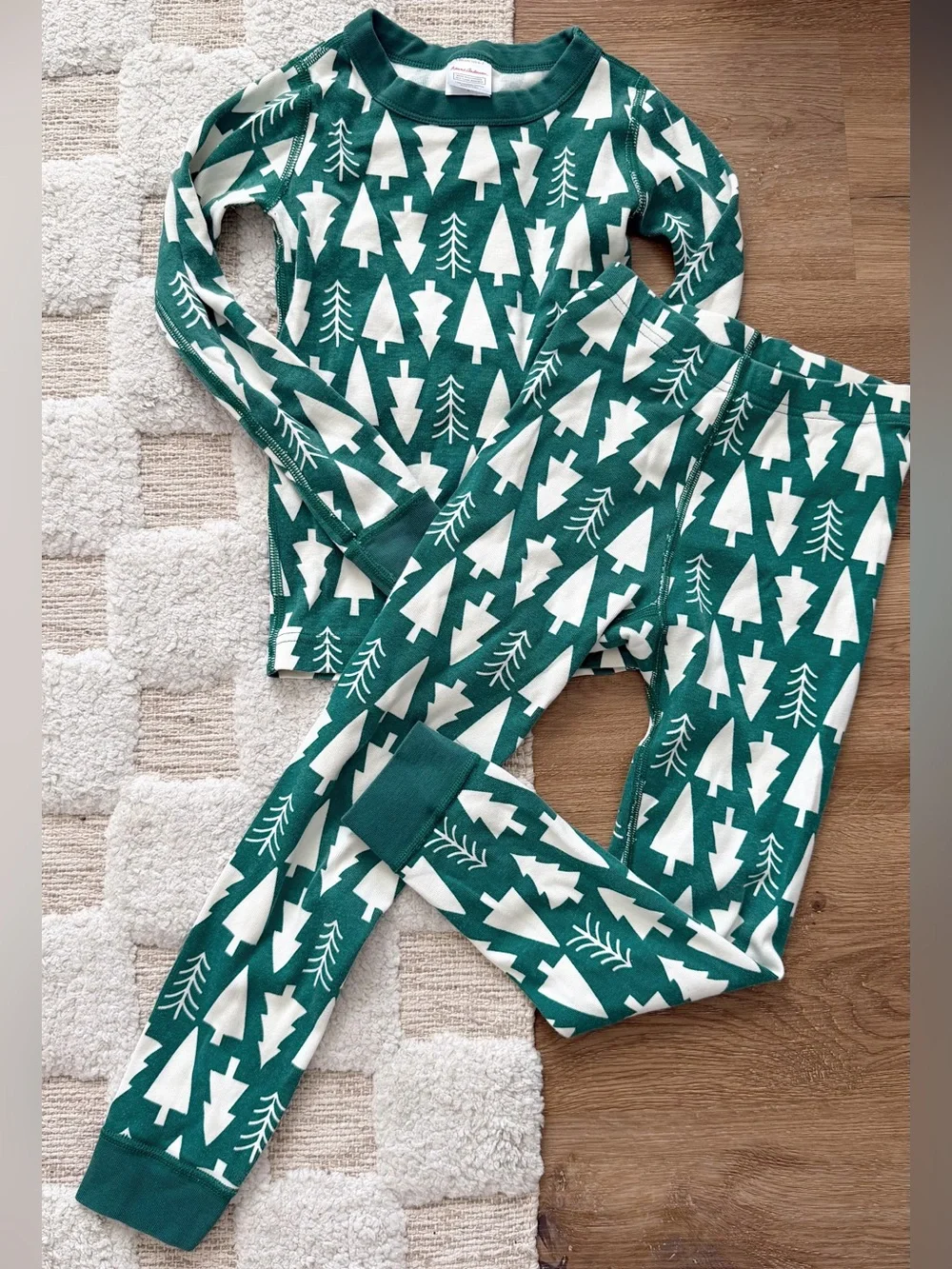 Hanna Andersson Holiday Christmas Tree Pajama Set in Winter Green